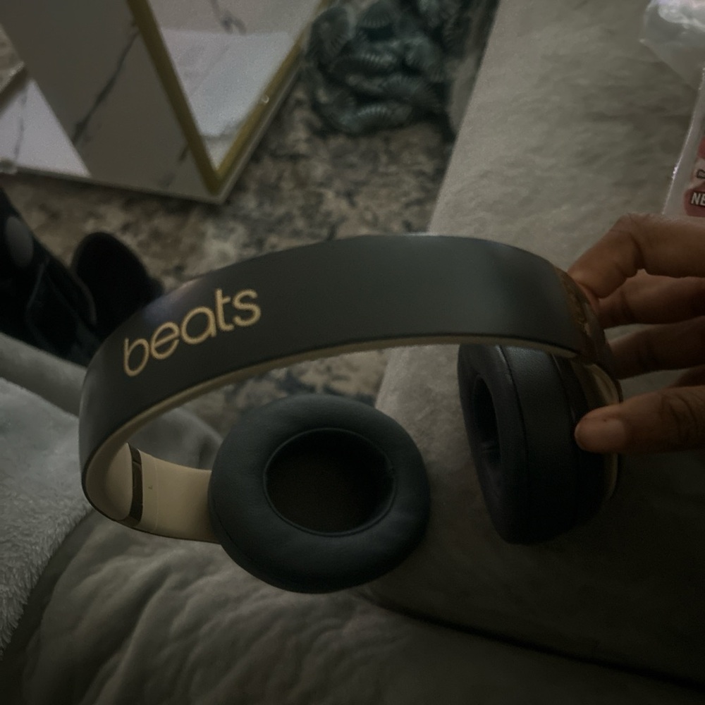 Used Beats Studio 3s